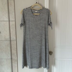LIKE NEW GAP Dark gray & White Striped Tie-Sleeve Dress XS